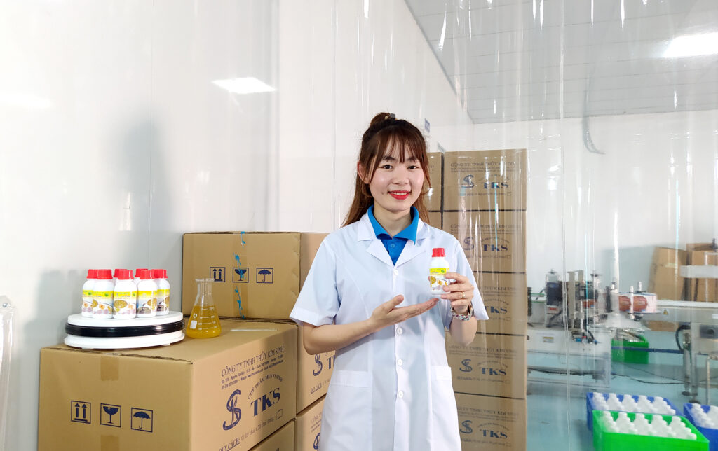 Men Vi Sinh Úm Gia Cầm TKS: Khỏe Mạnh, Phòng Bệnh